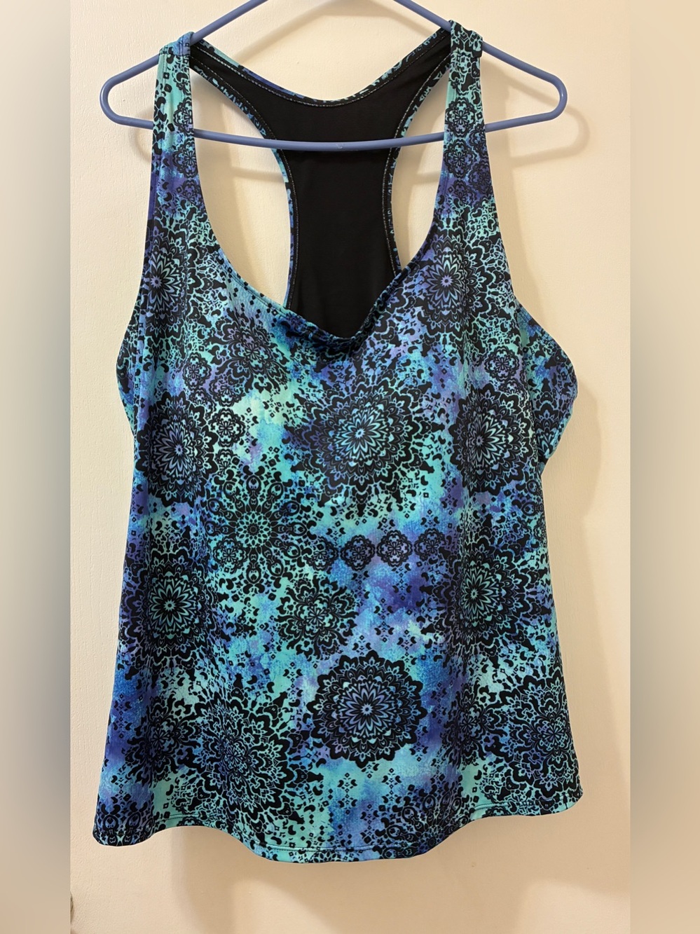 Swimsuits for All Swim Top Size 24
Aqua Medallion Sun Racerback